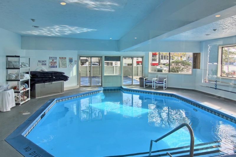 the pointes north inn has an interior pool